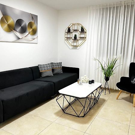 Spat Vip Apartment Бат-Ям Екстер'єр фото