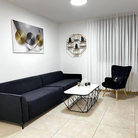 Spat Vip Apartment Бат-Ям Екстер'єр фото