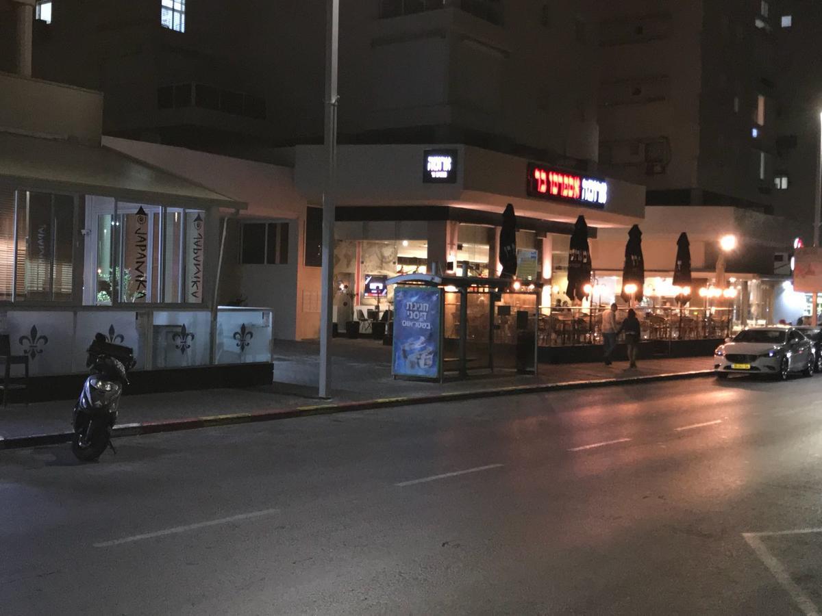 Spat Vip Apartment Бат-Ям Екстер'єр фото