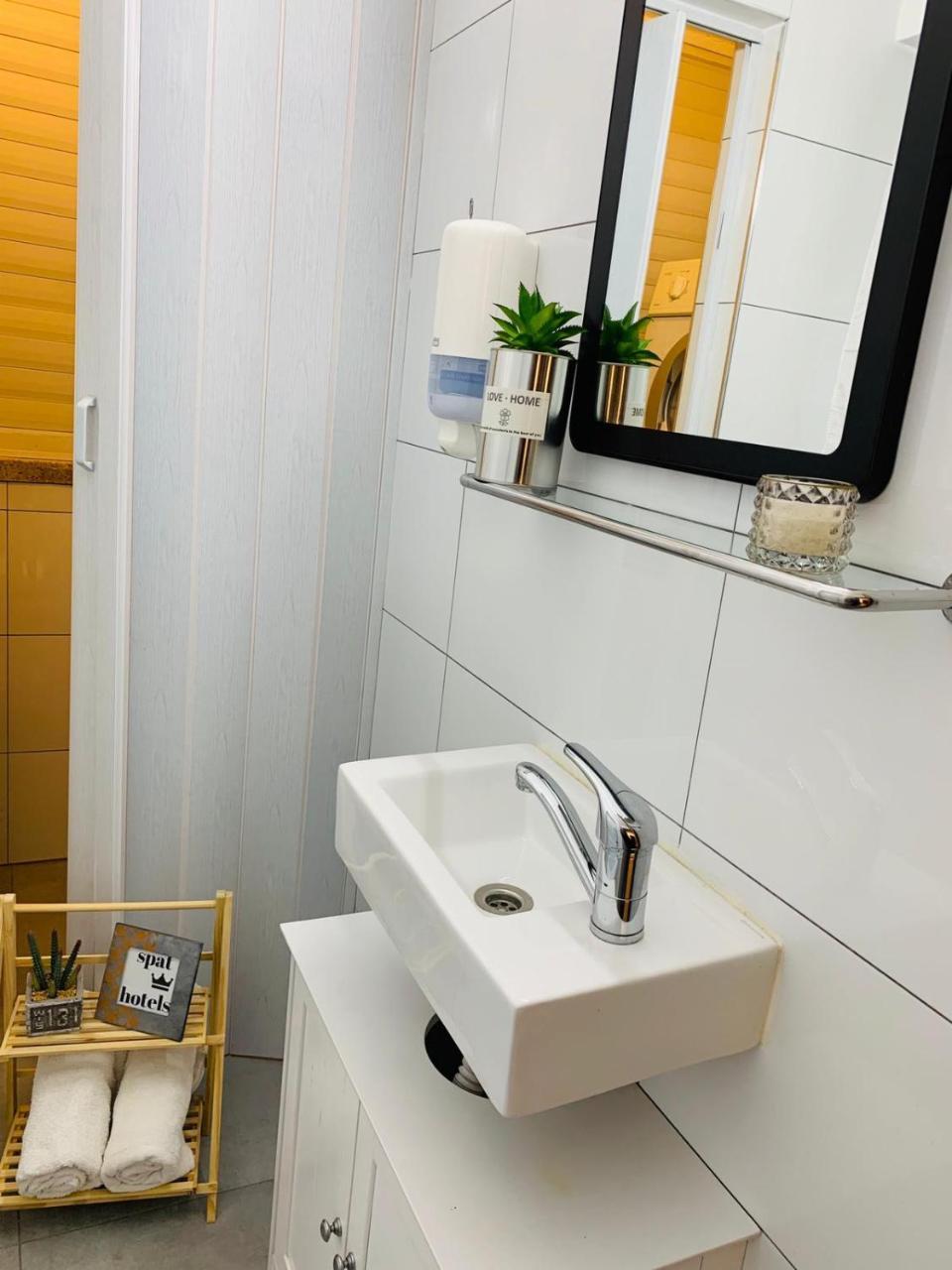 Spat Vip Apartment Бат-Ям Екстер'єр фото